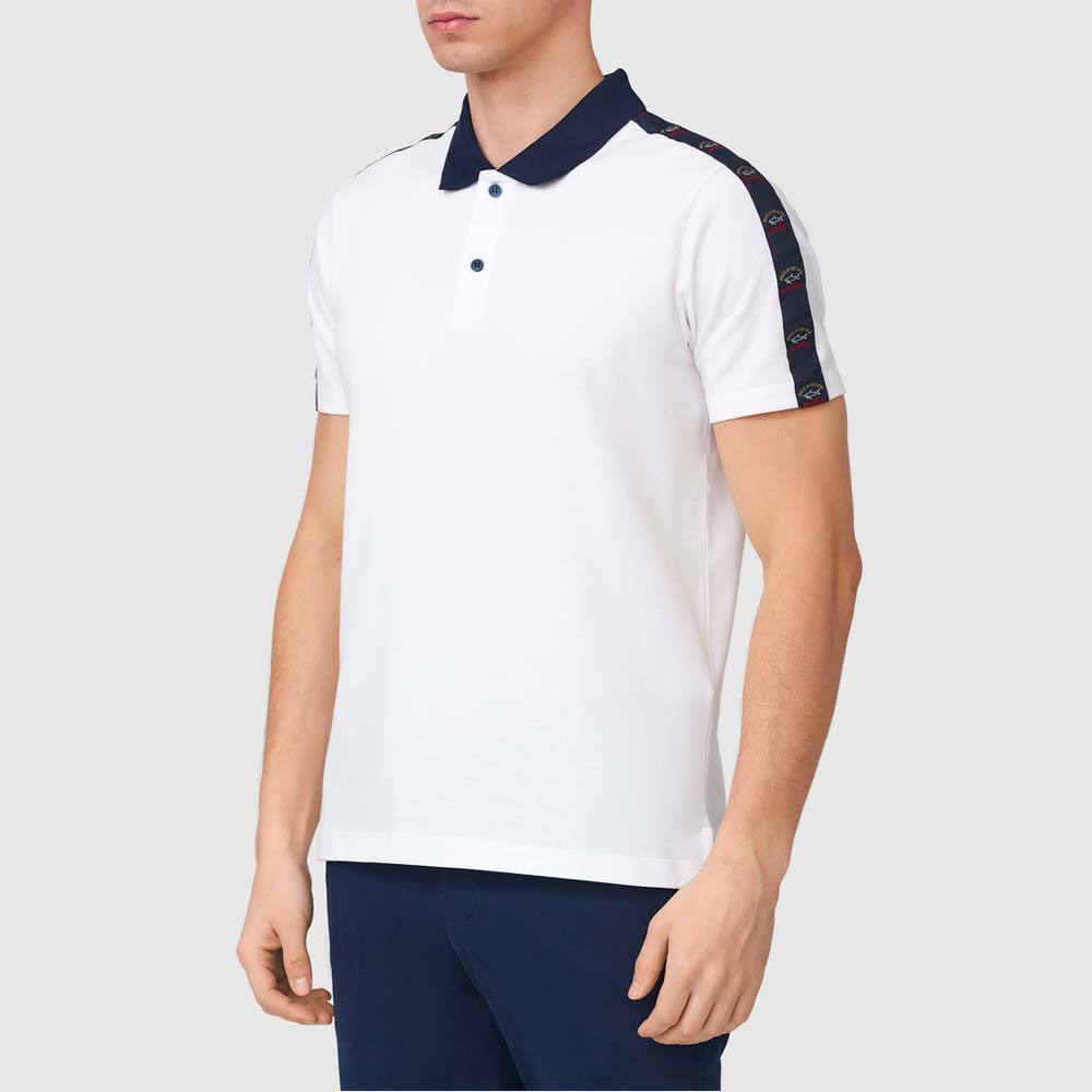 Polo à bandes colorées