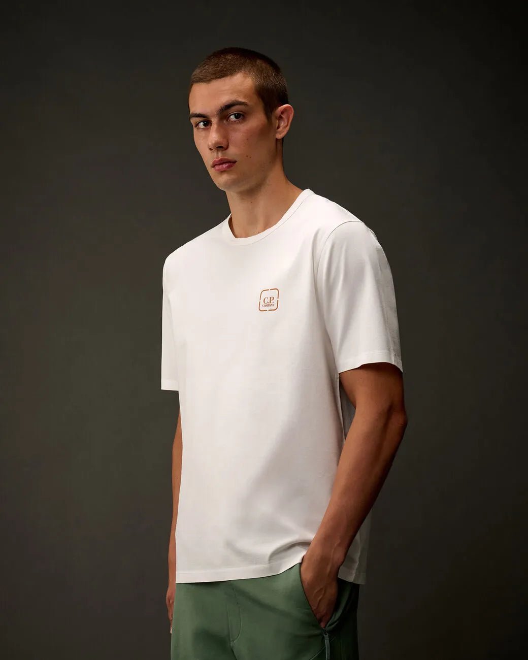 C.P. COMPANY : Metropolis Series Mercerized Jersey Short Sleeve Badge T-Shirt blanc