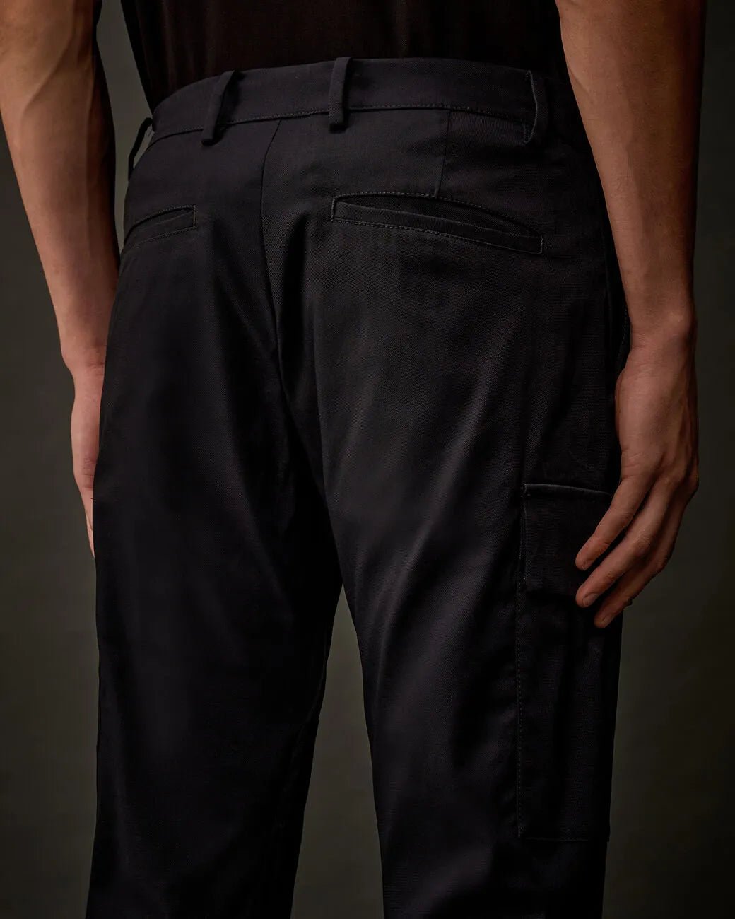 C.P. COMPANY - Metropolis Series Technical Panama Ergonomic Cargo Pants noir
