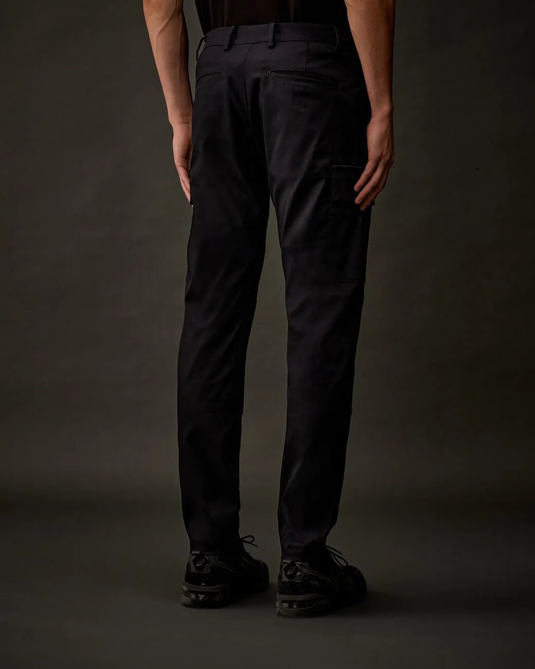 C.P. COMPANY - Metropolis Series Technical Panama Ergonomic Cargo Pants noir