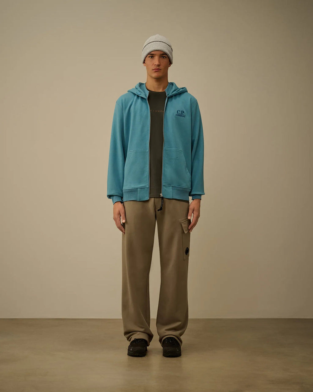 C.P.COMPANY - Diagonal Raised Fleece Cargo Lens Sweatpants Fallen Rock